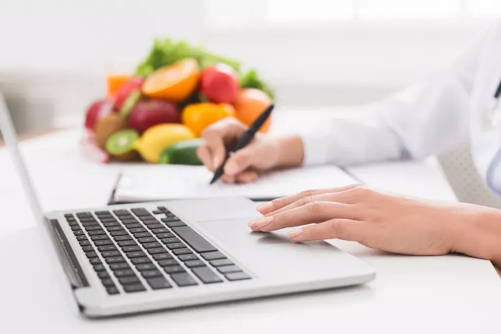 Who-is-a-Nutritionist-and-What-Should-I-Expect-From-a-Nutritionist-Consultation.webp.webp